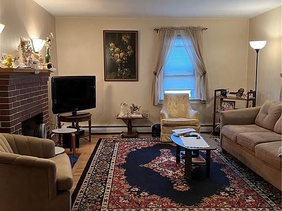 4th image of 39 Atlantic Blvd