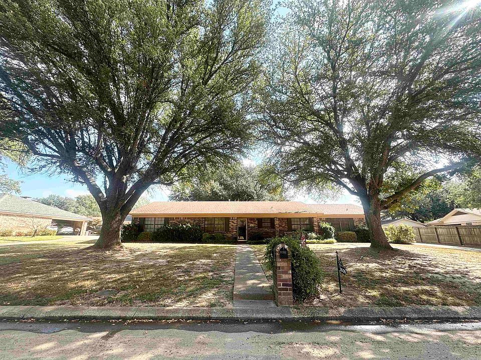 1st image of 3606 Evergreen Dr