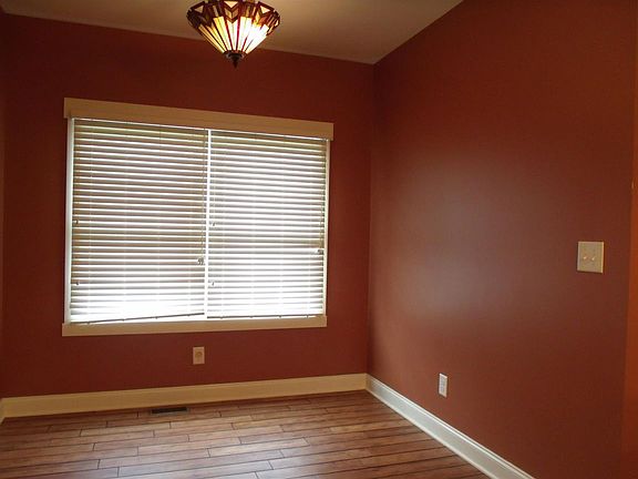 5th image of 108 Charlotte Dr