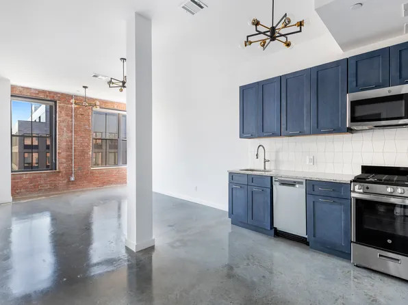 38 Roebling St #1B, Brooklyn, NY 11211