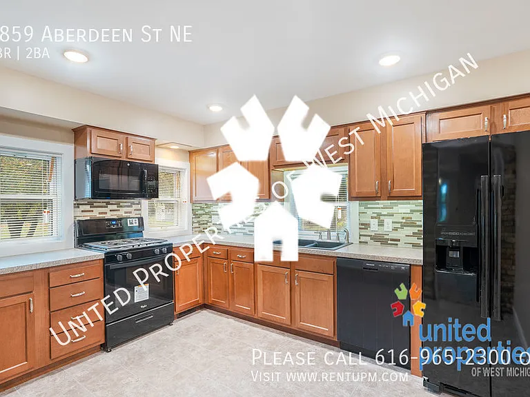 1859 Aberdeen St NE — Photo 16