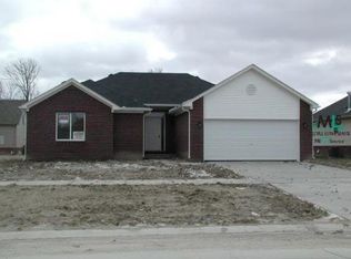 18570 Country Clb, Macomb, MI 48042