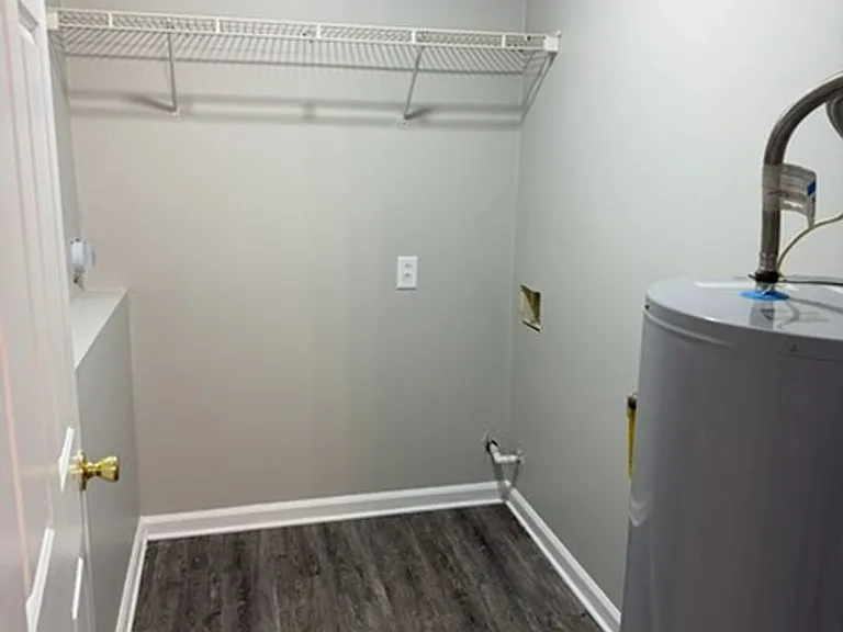 443 Jason Dr — Photo 2