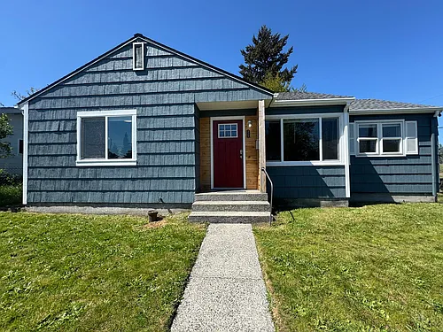 3562 E L St Photo 1