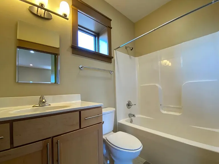 231 W Dodds St — Photo 24