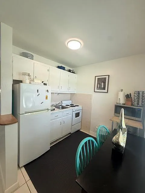1 bed, 1.0 bath, 319 sqft, $1,800 — Photo 4