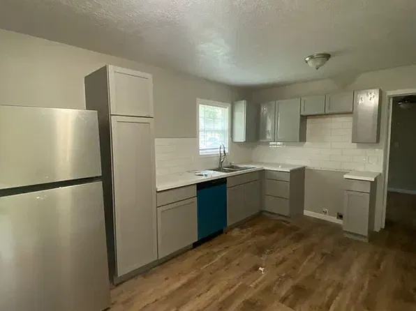 4210 Harding Dr, Beaumont, TX 77703