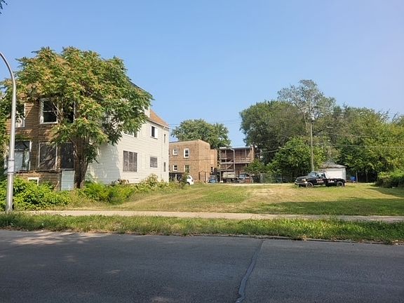 4th image of 5929-39 S Loomis Blvd