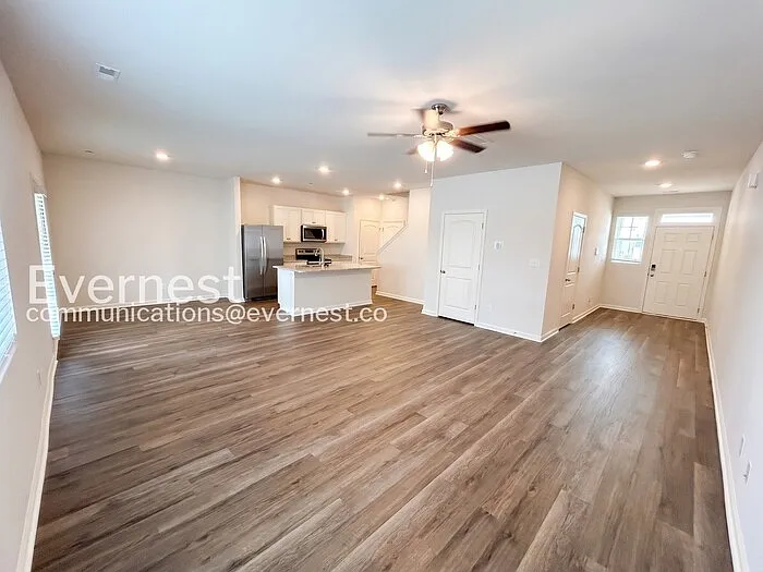 209 Maple Spring Trl — Photo 5