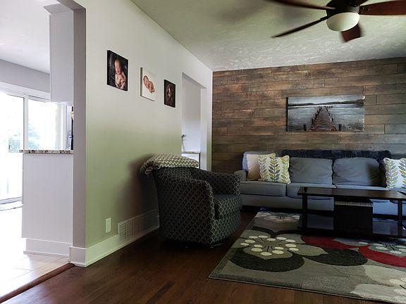 5th image of 9153 Meadow Dr
