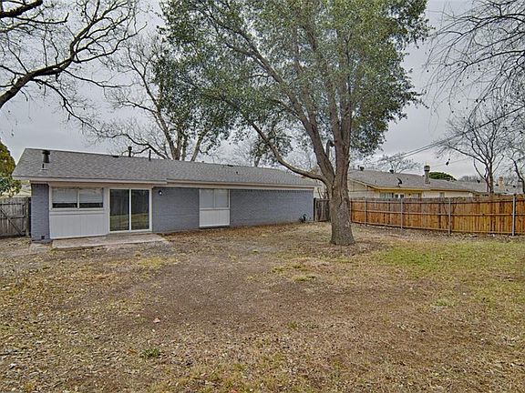 4th image of 202 Price Dr