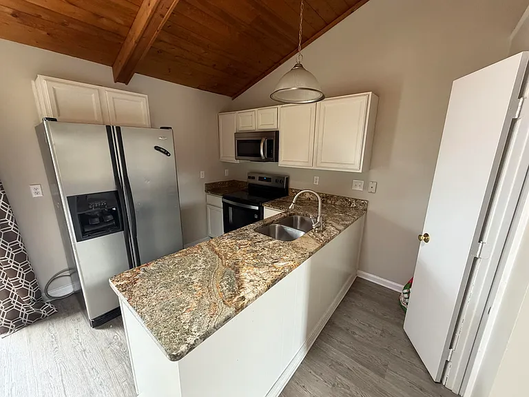 546 El Paseo Pl — Photo 11