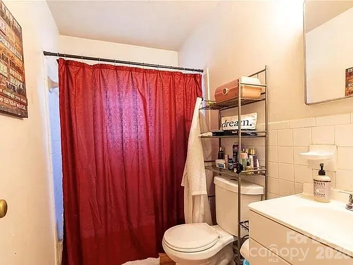 2216 Bradley St — Photo 10