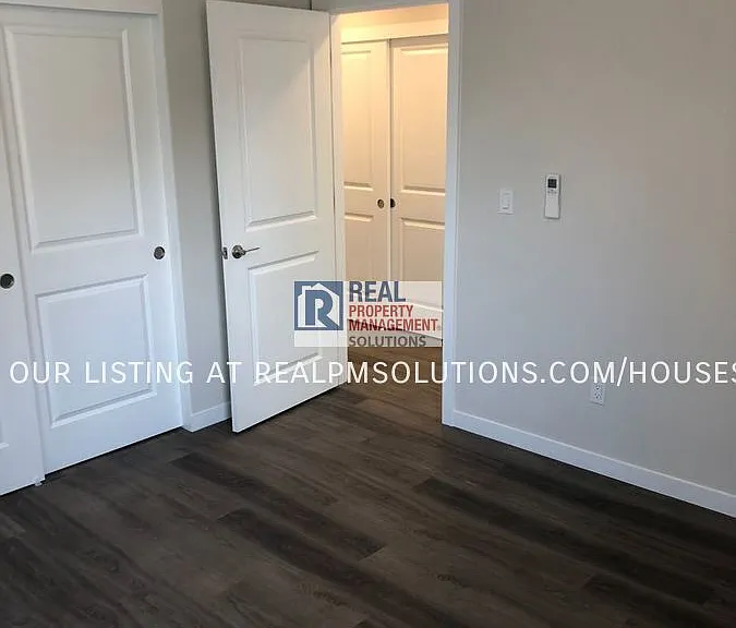 2010 N Farragut St #A — Photo 21