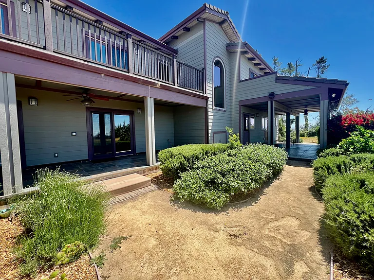 300 Corona Rd — Photo 37