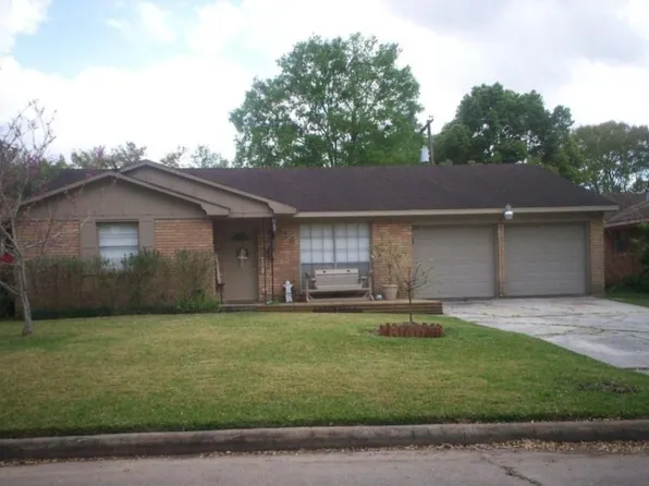 118 Outlook Dr, Houston, TX 77034