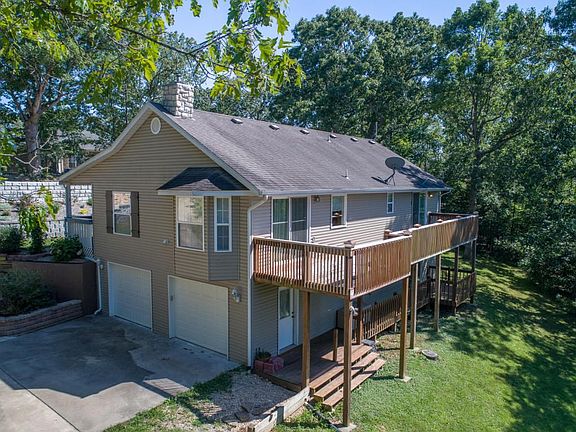 2nd image of 215 Dogwood Ln