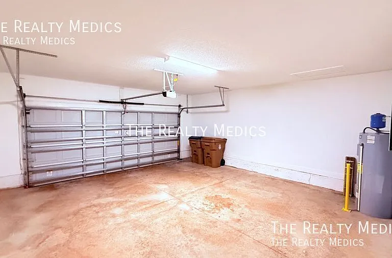 6495 Cyrils Dr — Photo 30