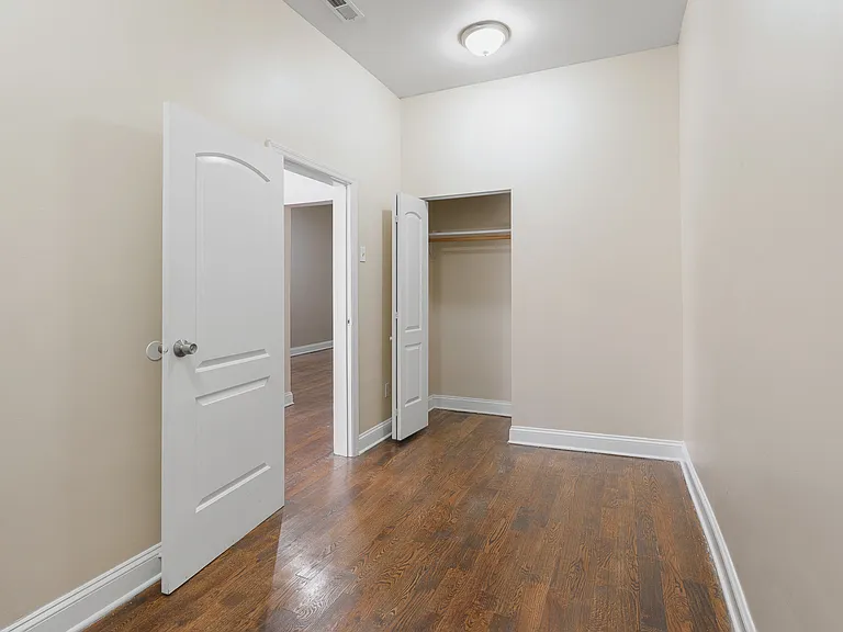 1955 W Chicago Ave #2R — Photo 12