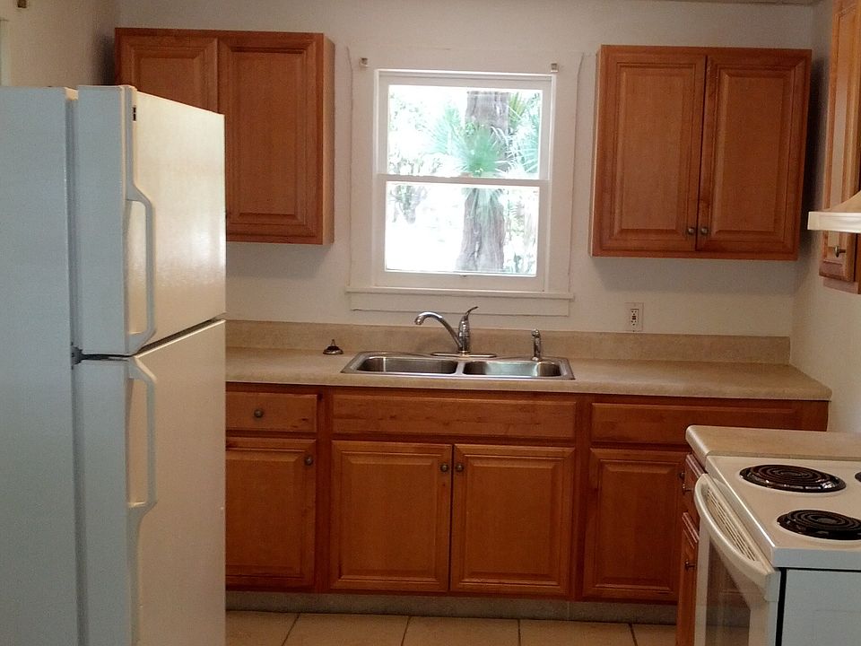 1st image of 1253 Highland St