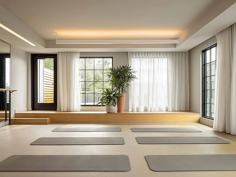 09 - Jaeger Square - Yoga Studio
