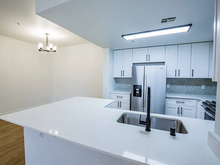 Colton Apartments — Photo 28