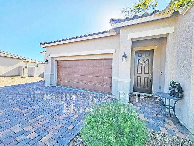 4901 Fairwood Ct — Photo 5