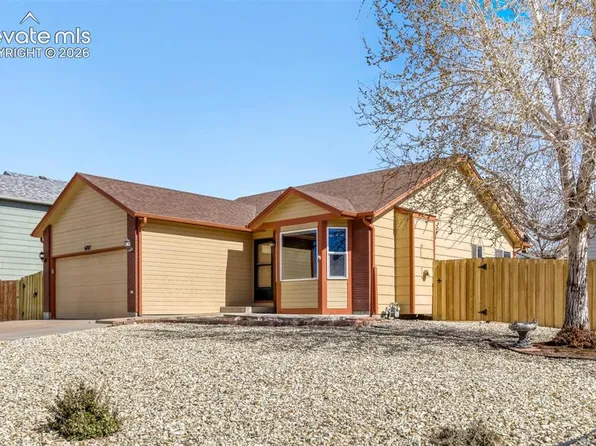 6707 Fountain Ridge Cir, Fountain, CO 80817