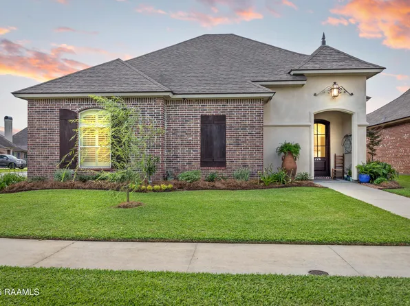 224 Country Park Dr, Youngsville, LA 70592