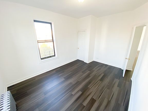 5th image of 680 Melrose Ave #5D