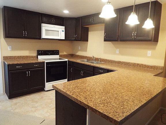 4th image of 214 S Logan Blvd