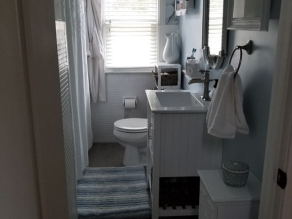 2nd image of 1465 Burlington Dr