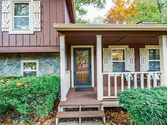 3rd image of 3129 Montana Way
