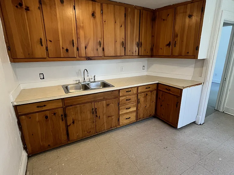 243 Central St — Photo 5
