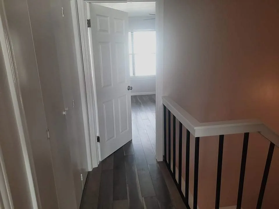 2 bed, 1093 sqft, $1,650 — Photo 2