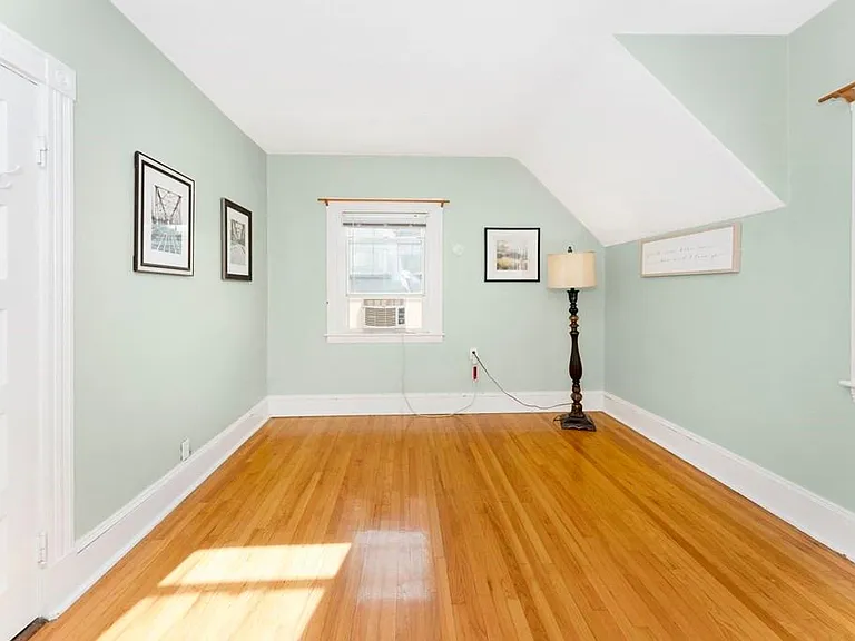 11 Webster St — Photo 10