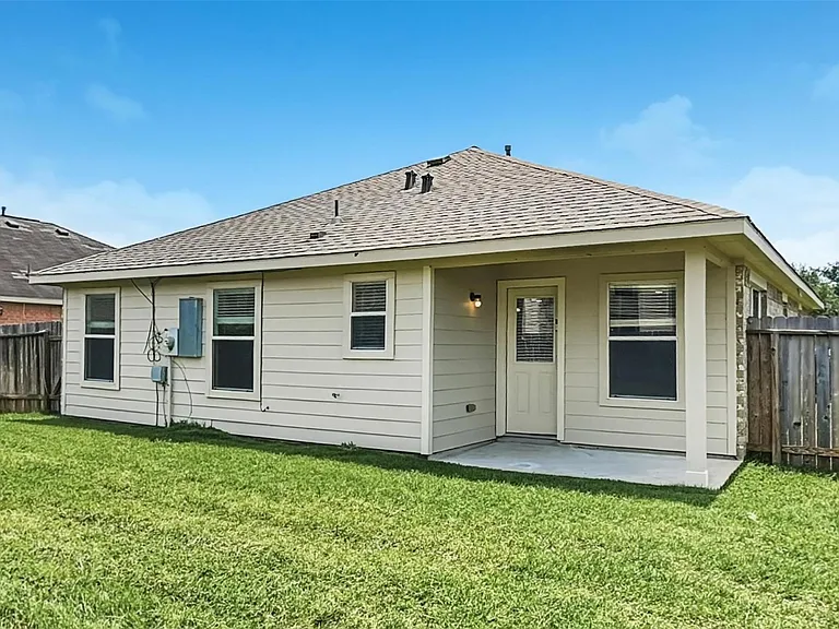 3934 Hawthorne Glen Ct — Photo 14