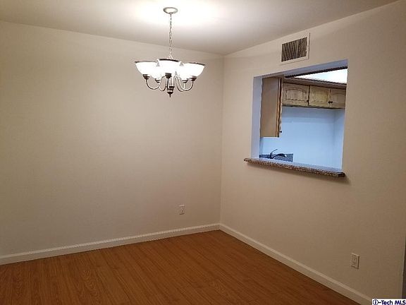 5th image of 421 Palm Dr APT 2