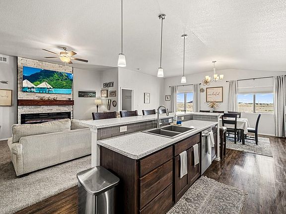 5th image of 681 E Longsdale Dr