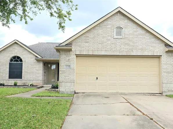 17226 Stratford Green Dr, Sugar Land, TX 77498