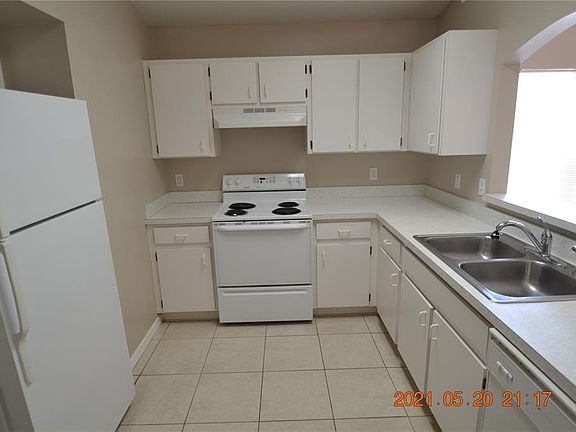 4th image of 1728 Mosaic Forest Dr