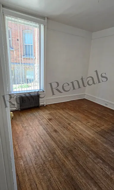 208 N Clark St #208