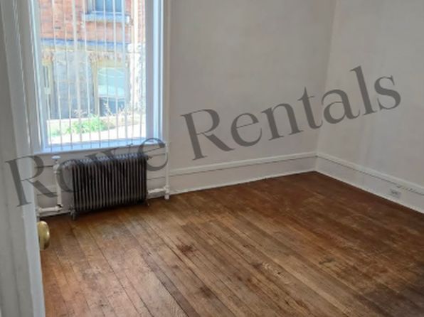208 N Clark St #208