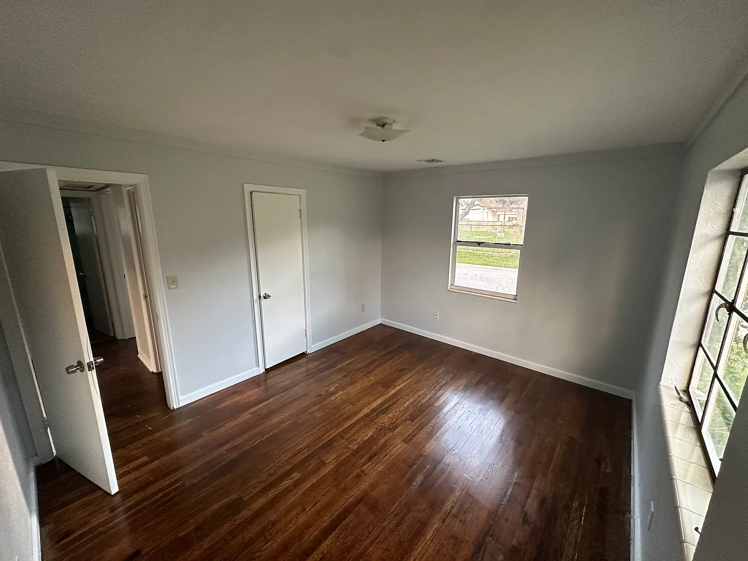 2 bed, 1322 sqft, $2,299 — Photo 4