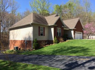 169 Teague Ln, Jacksboro, TN 37757