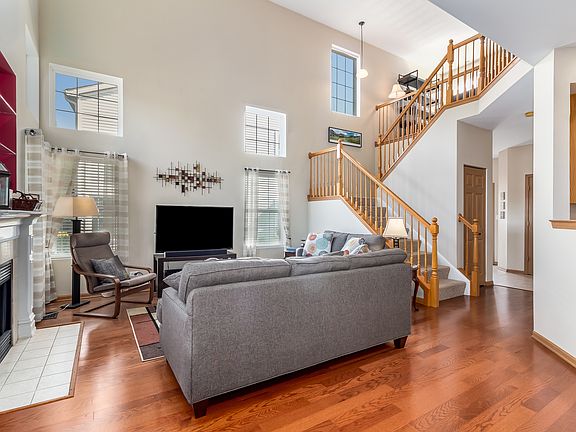 3rd image of 6915 Clearwater Dr