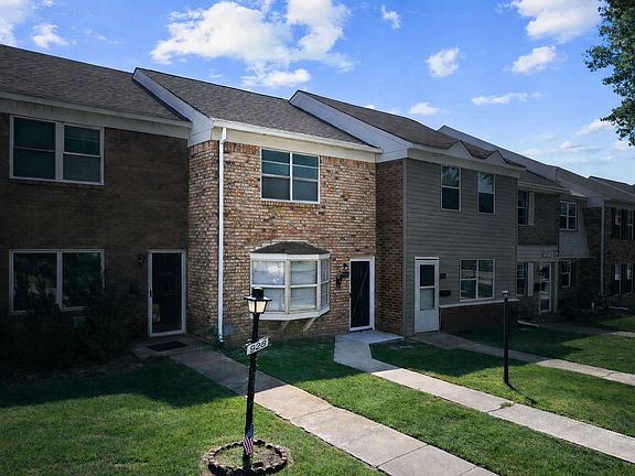 2nd image of 930 P St SW