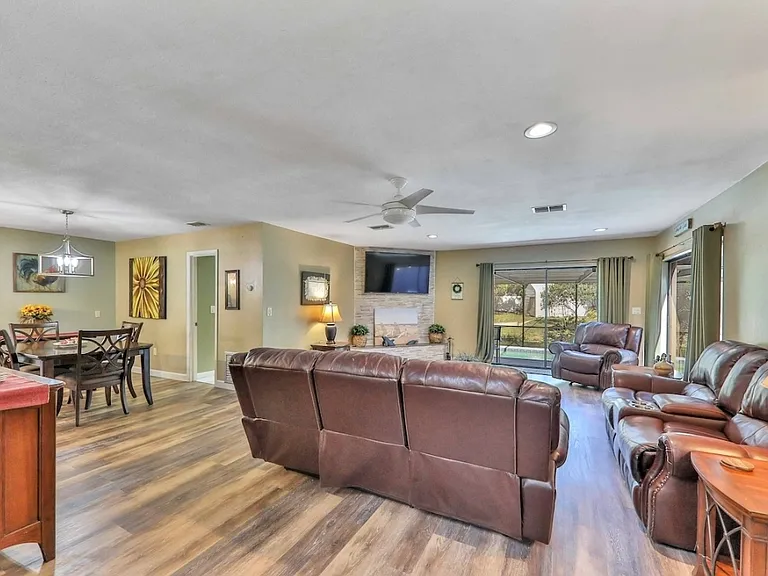 1371 Talbott Cir — Photo 27
