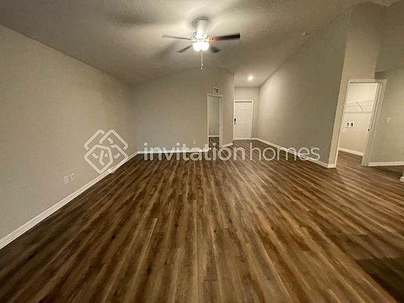 3rd image of 119 Wright Dr