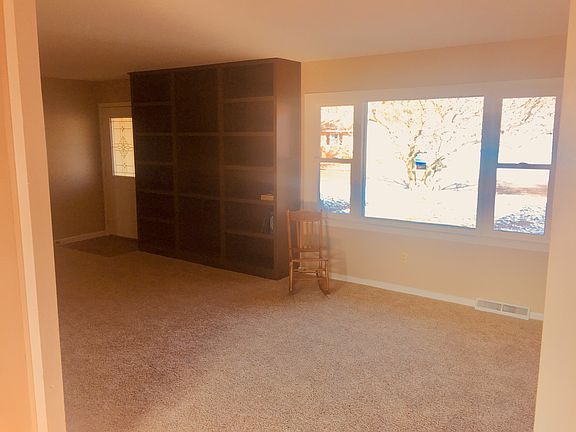 4th image of 102 Dressel Dr